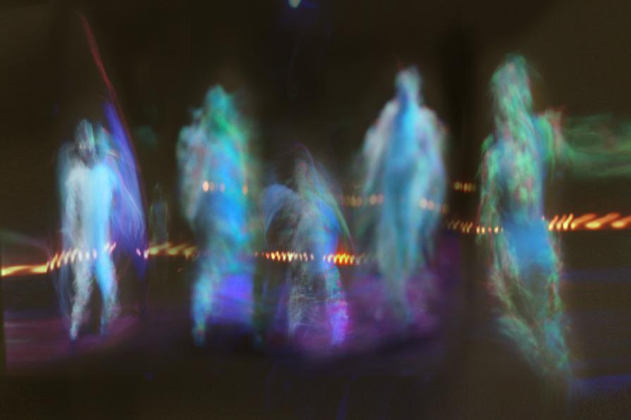 l'arcangelo gabriele tocco terra e comincio' un lavoro di separazione delle anime vaganti.