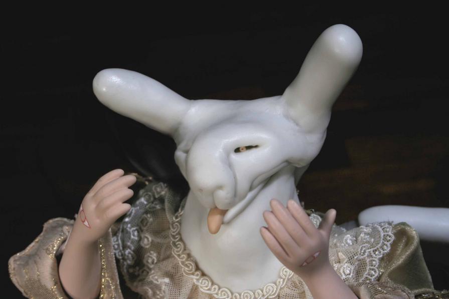 Lady Rabbit (scultura meccanica, luminosa, elettronica)