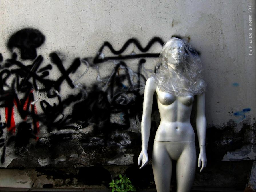 AL DI LA' DEL BUIO AL DI LA' DEL BUIO