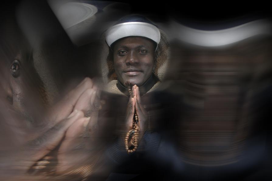 prega fratello prega il tuo dio. fai vibrare la tua anima.