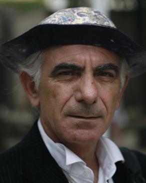 Arte indossabile in movimento