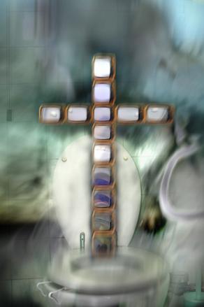 macche blasfemia è un immagine di protesta i bimbi ci cagano dentro....