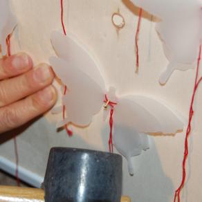 Oggi si inchiodano farfalle