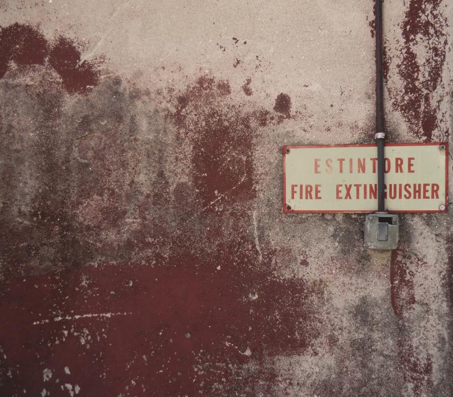 DECADIMENTI URBANI - L'apparenza dei muri