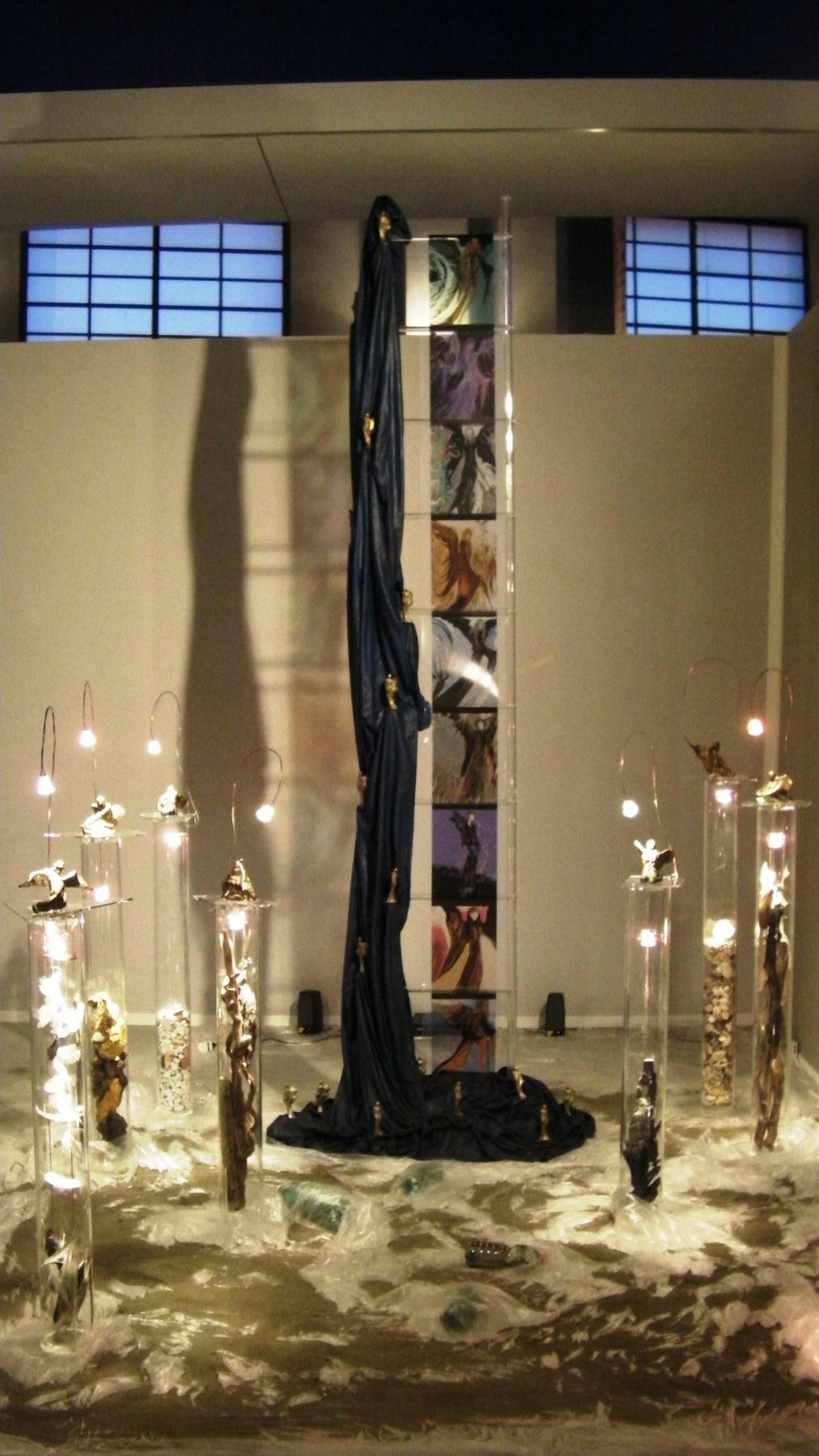  "Une Armée d'Anges pour sauver le monde" installazione  di Teresa Mangiacapra N Niobe ) 