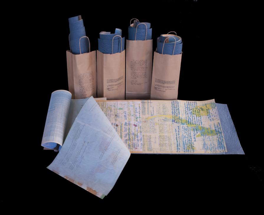 El que vive de ilusiones muere de desengaño.   