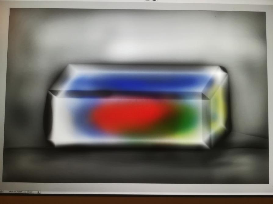 Metto i miei colori in un box e poi li spedisco per un futuro che verrà. 