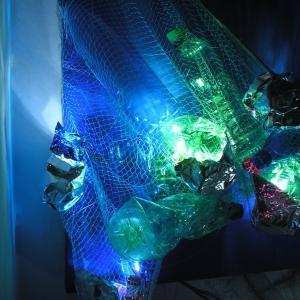 CLICKING THE TERRITORY: WINDOWS OF LIGHTS AND DARKNESS