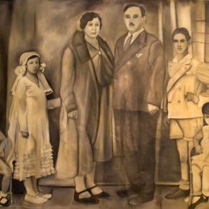 "Patriarchal family in the limelight" "Patriarchal family in the limelight"