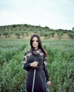 But mutely trace its airy way