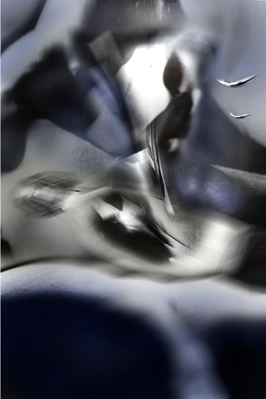 sogno  un essere umano in bottiglia,cerchera di navigare verso terre nuove.utilizza l'intelletto nel migliore dei modi a te conosciuti e sogna.