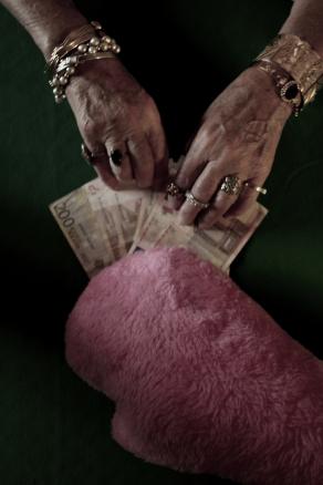 ..have a date with art gallery...