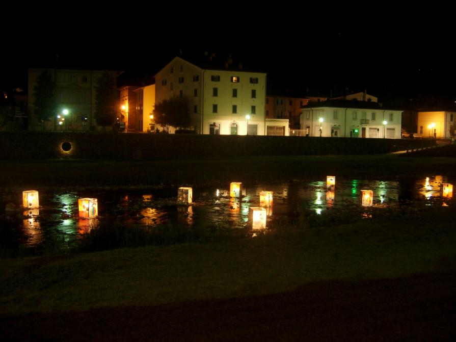 LuCi oMBRe e LaNTeRNe Installazione di aNGeLo ToSCHi e eNZo CoRReNTi (2) LuCi oMBRe e LaNTeRNe Installazione di aNGeLo ToSCHi e eNZo CoRReNTi (2)