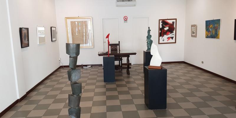 The "Elle" gallery The