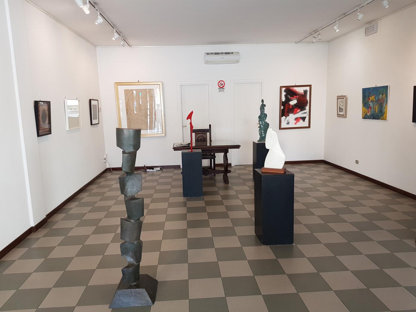 The "Elle" gallery The