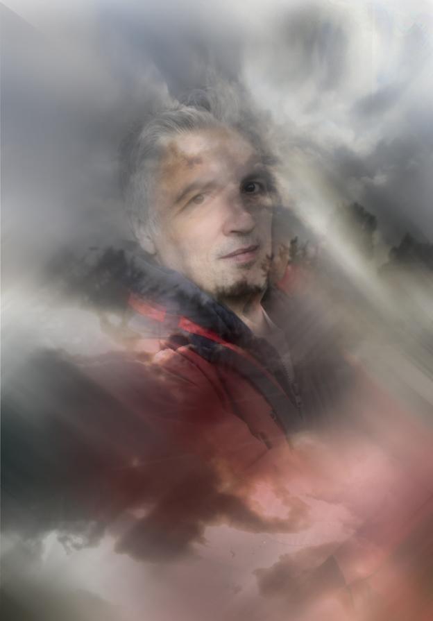 Auto ricambio il mio ritratto.