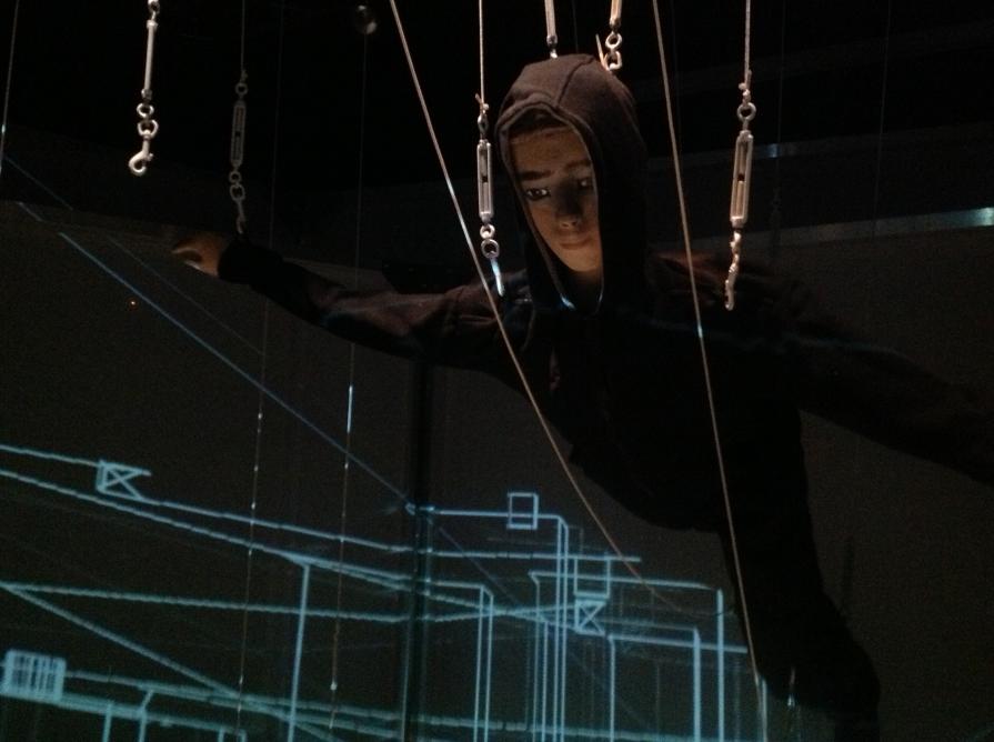 Urban Marionnette/14 - Puppet string and bunraku type, size human. Paper.