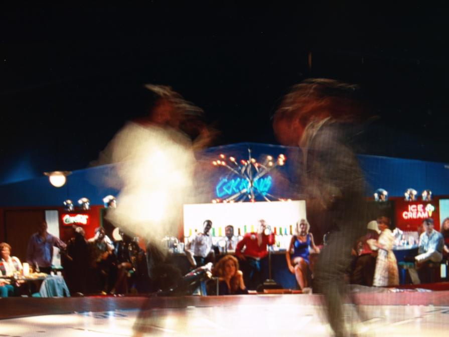 Ballo evanescente come metafora del dormiveglia