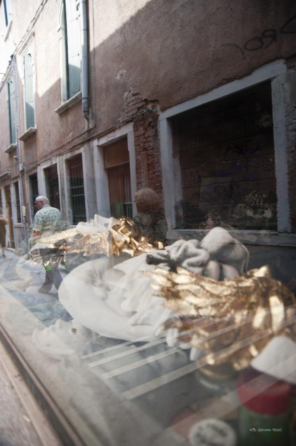 Le maschere osservano Le maschere osservano