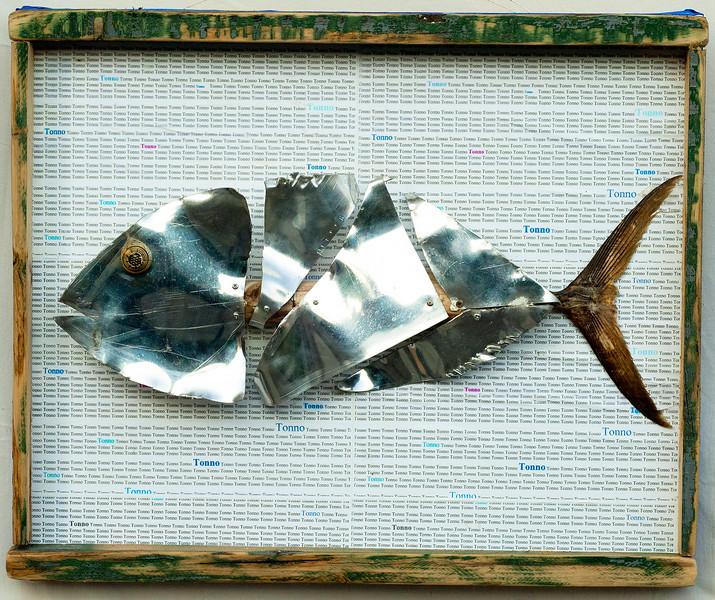 The downshifter Simone Perotti and Manuela Manes and their sculptures