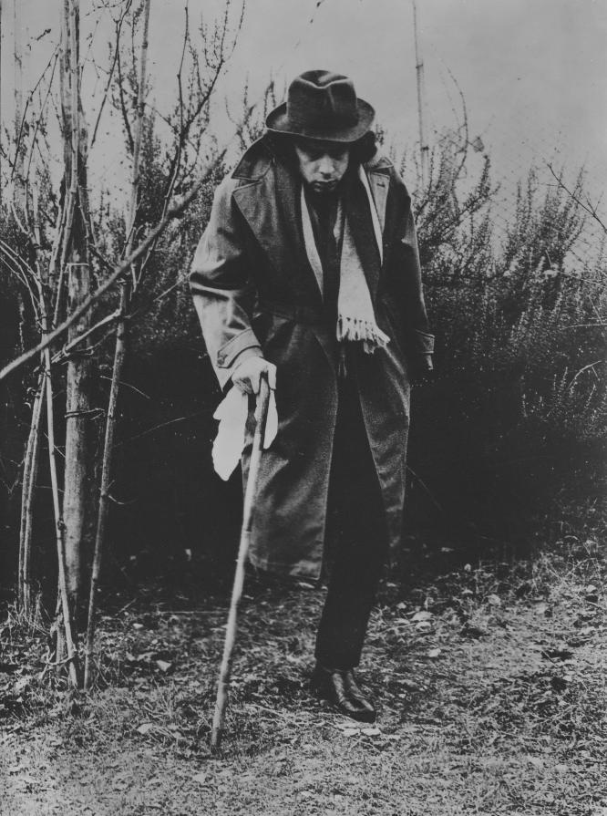 Il giovane rottame 1972 - tela emulsionata dal film super 8 omonimo Il giovane rottame 1972 - tela emulsionata dal film super 8 omonimo