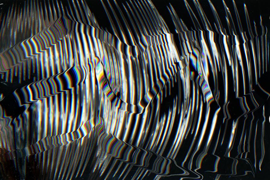 una forte emozione mi scombussola tutto dentro,allora tutto è piu' profondo