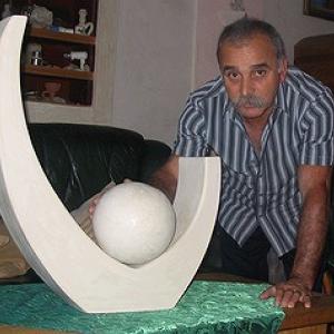 the sculptor John Giambra on permanent display in Paris
