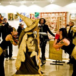 "Patriarchal family in the limelight" "Patriarchal family in the limelight"