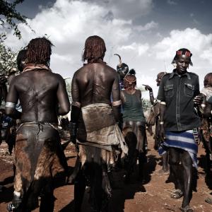 Le donne sono in attesa di riprendere le danze