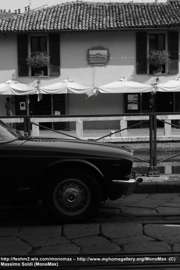 Bianco e nero sui Navigli di Milano - Black and white on the canals of Milan