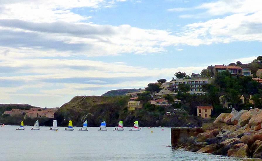 Les huit petits voiliers