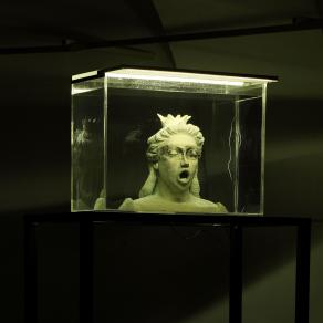 Who hold the water here?