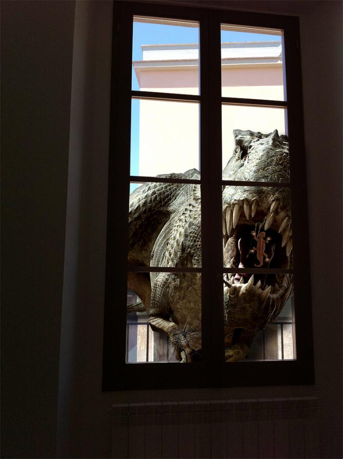 Don't touch my geko, Fukin Dino....- My house Don't touch my geko, Fukin Dino....- My house