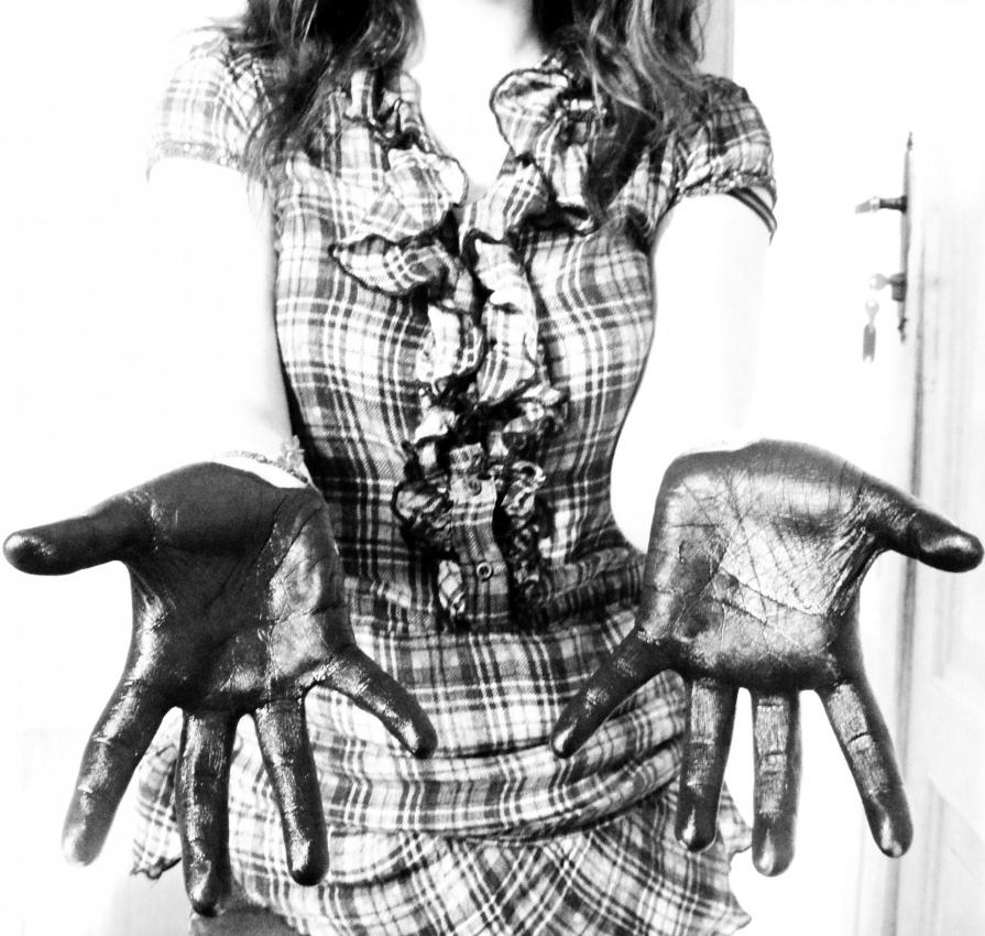 scrivere con le mani