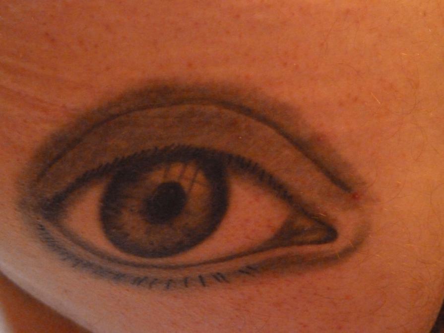 autoritratto (uno dei miei tatuaggi)