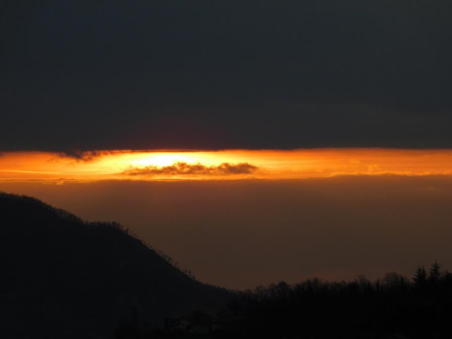 UN PAESAGGIO TRA LE NUVOLE