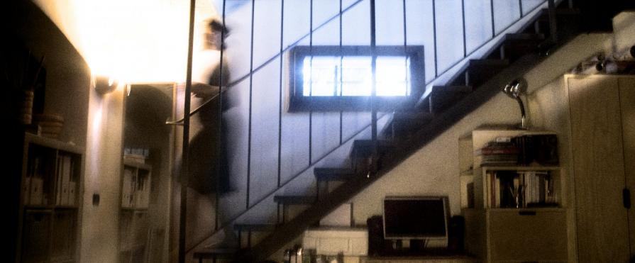 saldamente, guardo avanti