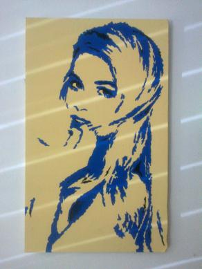 011__27_08_12_girl04