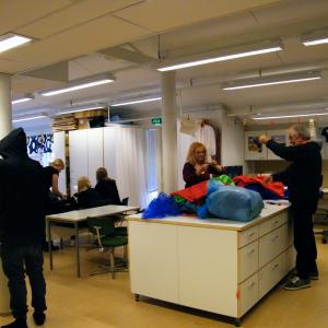 “LA SIRENA. ARTE-LA MIA SECONDA PELLE” PERFORMANCE ROSA DIDONNA PRESSO LA SCUOLA HÖNTTÄMÄEN, OULU, FINLANDIA