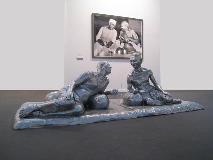 India Shining 7 (Gandhi Sharing Ipod) India Shining 7 (Gandhi Sharing Ipod)