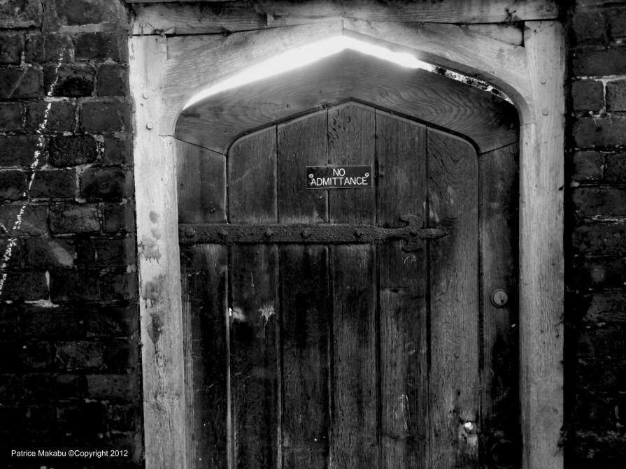 THE DOOR, La riservatezza
