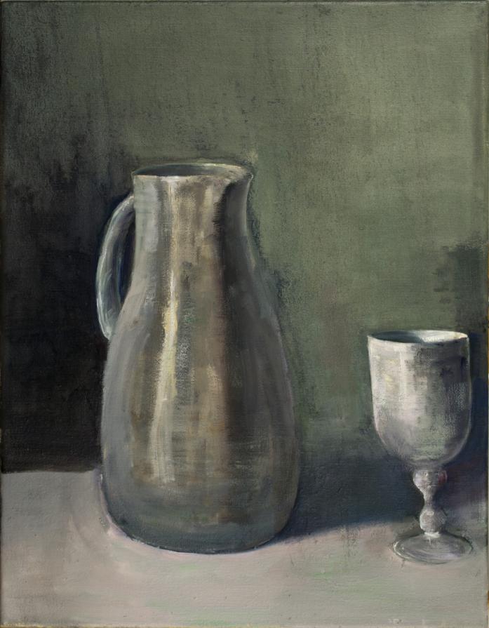 Caraffa e calice bianco