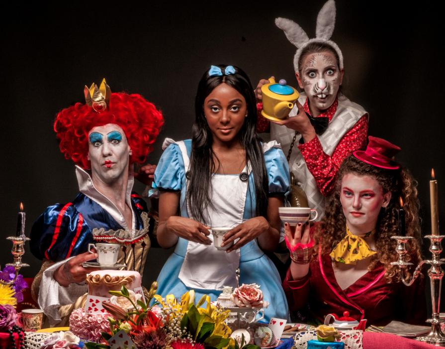 Alice in Wonderland - Tea Party 