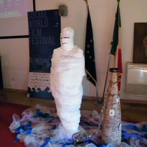 Three staff “Afoismi” “A craft of skilled “ “ In..Coscienza”