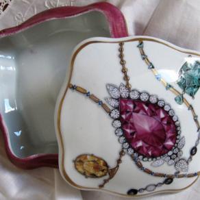 portagioie con gioielli