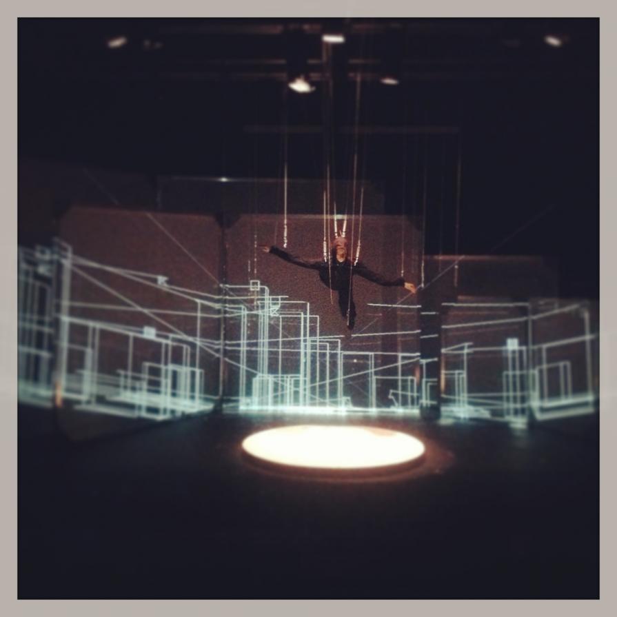 Urban marionnette/2 Puppets string and bunraku type, size human. Resin.