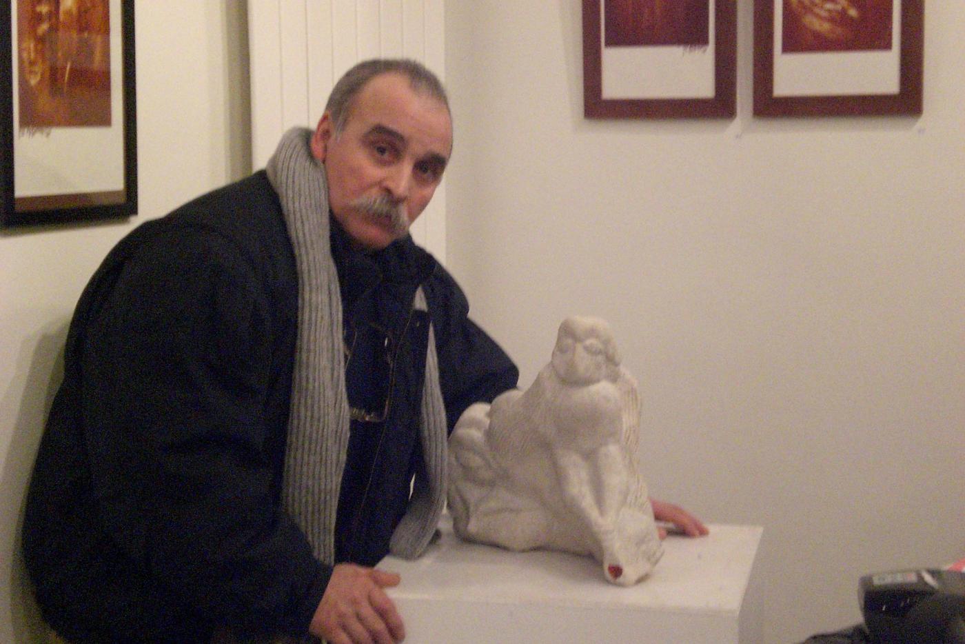 the sculptor John Giambra on permanent display in Paris
