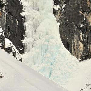 Italy. Val d'Aosta. White and his reflexes