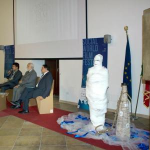 la performance di  Rosa Didonna“Viaggio di una Geisha e la ritrovata Sibilla”