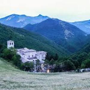 “ Viaggio al termine della notte: oscurità, penombra, splendore"Monastero di Fonte Avellana(Pu) 29 aprile/1 maggio 2017) “ Viaggio al termine della notte: oscurità, penombra, splendore"Monastero di Fonte Avellana(Pu) 29 aprile/1 maggio 2017)